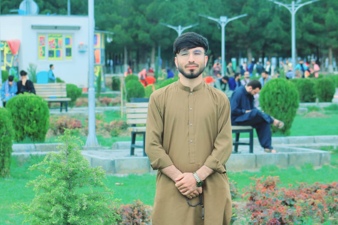 Anosh Sharifi - CEO of Amu Company, Software Development Executive